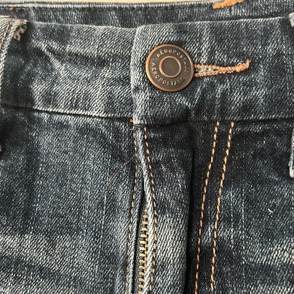 AERO denim shorts. High rise curvy MIDI-3” size 4 - Picture 3 of 6